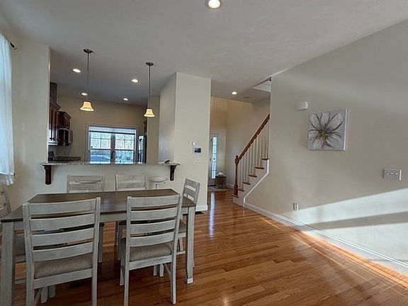 5th image of 33 Boardwalk Dr #33