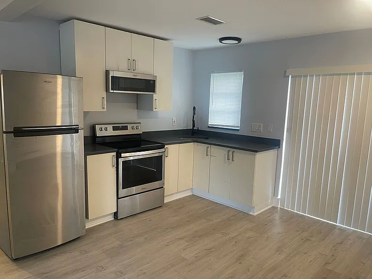 780 NE 46th Ct — Photo 26