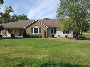 8215 Huguenard Rd, Fort Wayne, IN 46818