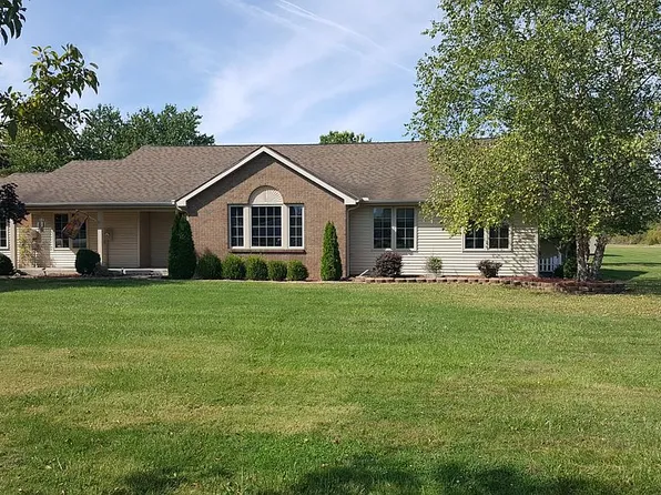 8215 Huguenard Rd, Fort Wayne, IN 46818