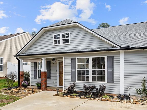 2nd image of 1695 Clemmon Sanders Cir