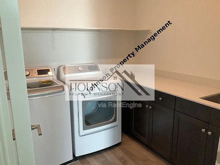 405 Avendale Dr — Photo 16