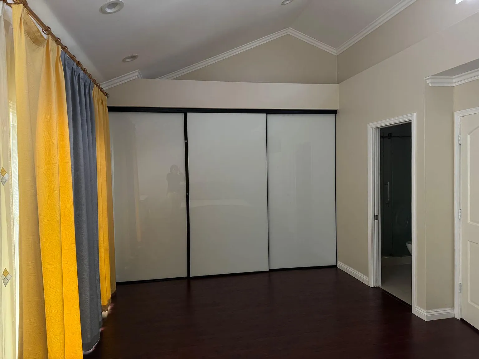 2 bed, 2.5 bath, 1400 sqft, $2,600 — Photo 2