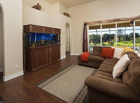 4th image of 540 37th Ave NW