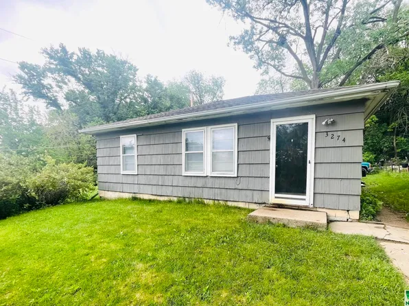 3274 Douglas St, Sioux City, IA 51104