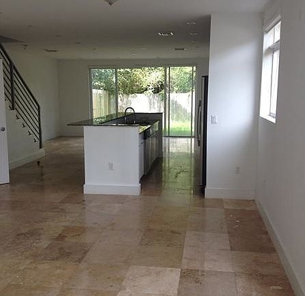 2nd image of 7006 NE 5th Ave