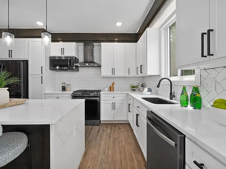 1629 Forest Ave — Photo 6