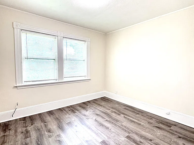 166 Irving St #3L — Photo 6