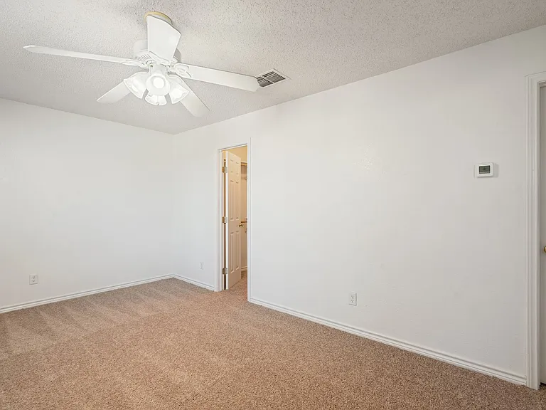 854 Lago Vista Dr — Photo 18