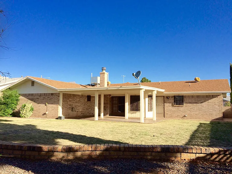 4616 Marissa Dr — Photo 2