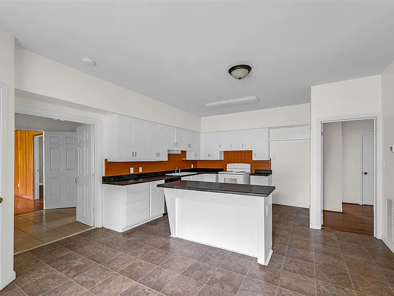2527 Avenue G — Photo 20