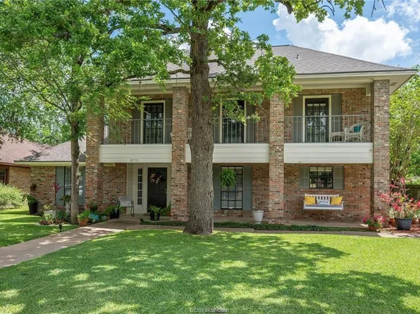 8711 Bent Tree Dr, College Station, TX 77845