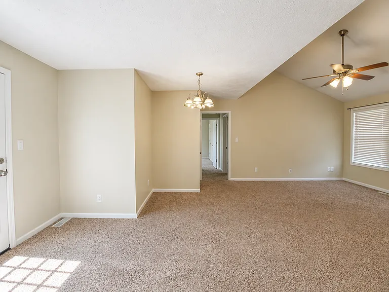 994 Bobcat Dr — Photo 12