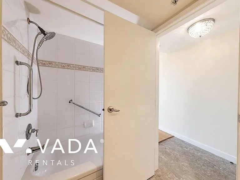 1331 Alberni St #1510 — Photo 12