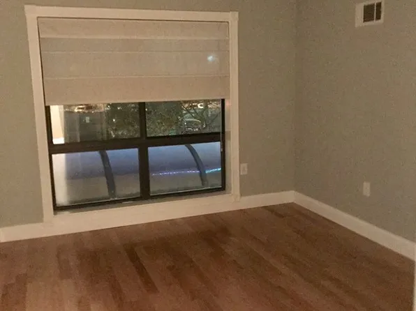 22 Railroad St APT 208, Andover, MA 01810