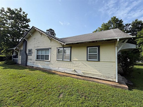 24th image of 501 E Seminole Ave