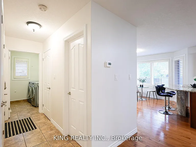 1223 Coronation Dr — Photo 10