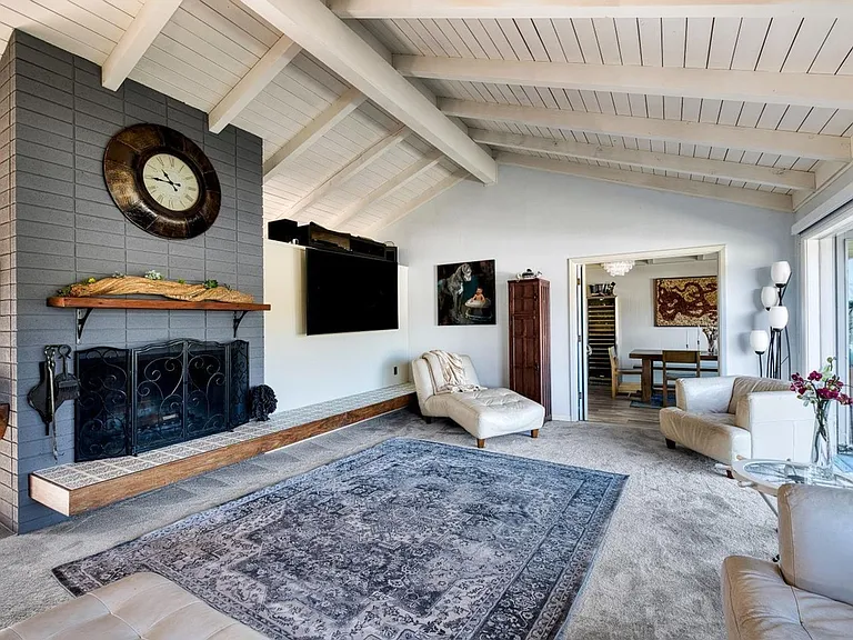 10 Capri Ct — Photo 9