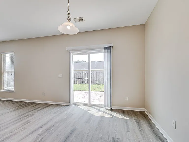 58 Spring Lakes Cir — Photo 16