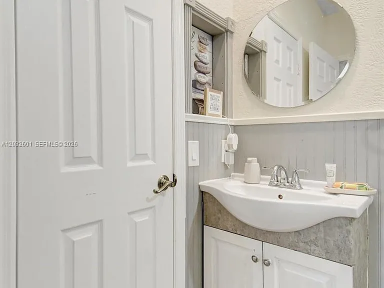 16339 Malibu Dr #22 — Photo 22