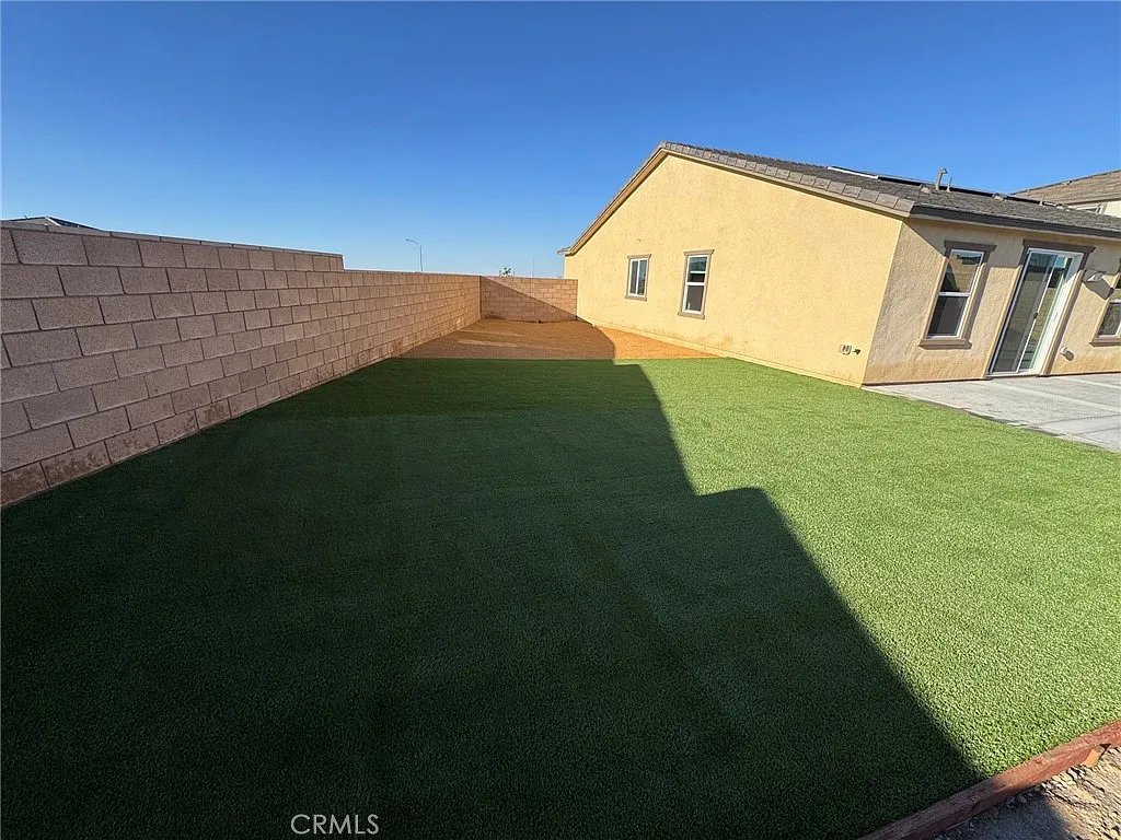 5 bed, 2083 sqft, $2,950 — Photo 3