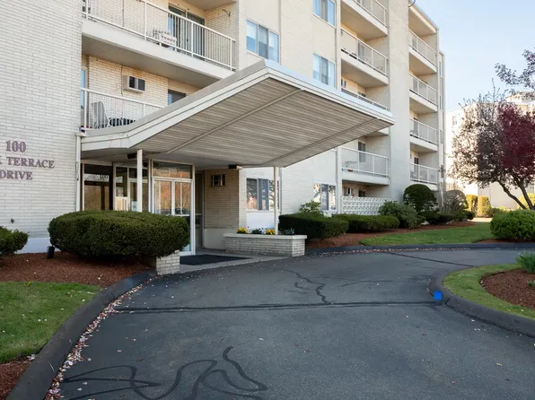 100 Park Terrace Dr APT 143, Stoneham, MA 02180