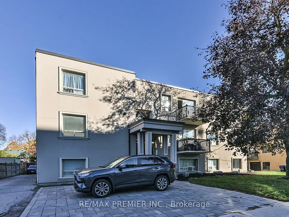 10 Ellison Ave #102