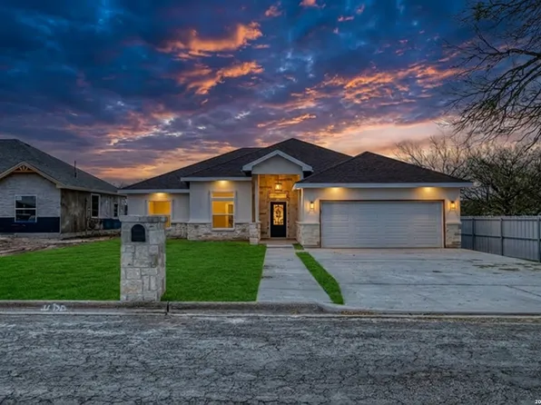 207 Riverside Drive, Uvalde, TX 78801