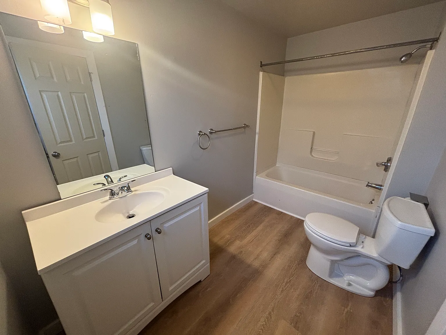 1 bed, 800 sqft, $900 — Photo 4