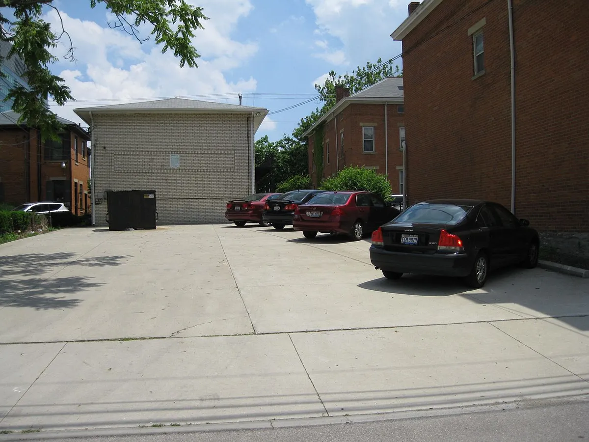 Photo 2 of 10 - 691 S Front St - Columbus, OH Building Photo - 691 S Front St