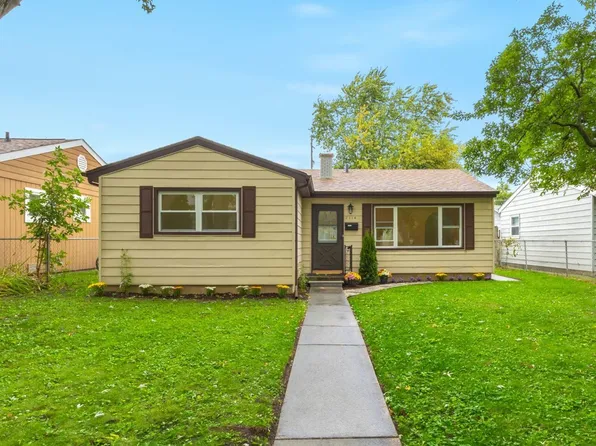 2114 20th St, Zion, IL 60099