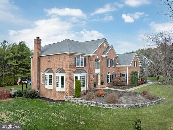 2nd image of 125 Holly Ridge Dr
