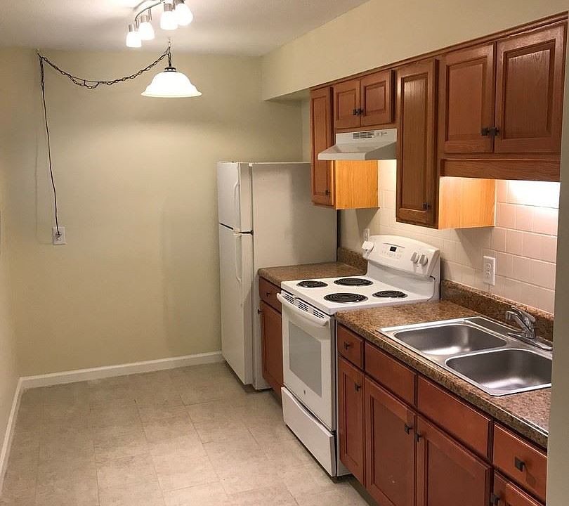 1st image of 130 S Estes Dr Building D