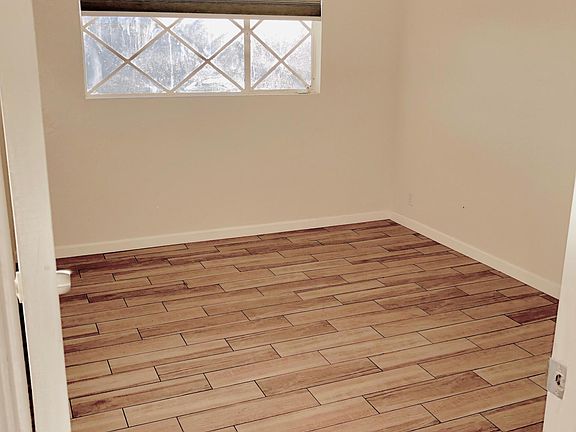 5th image of 1216 E Rose Ln APT 1