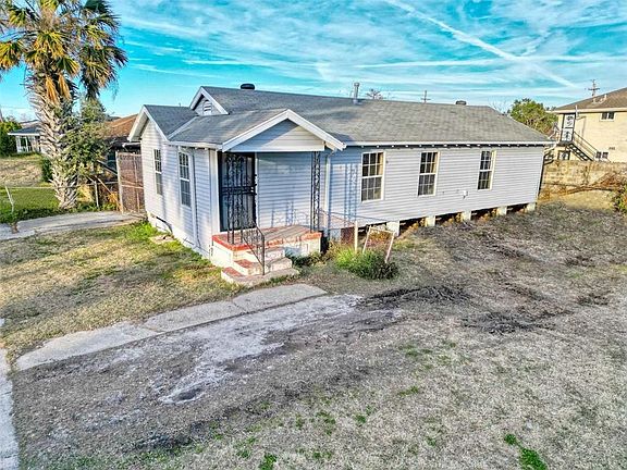 2nd image of 4507 Rhodes Dr