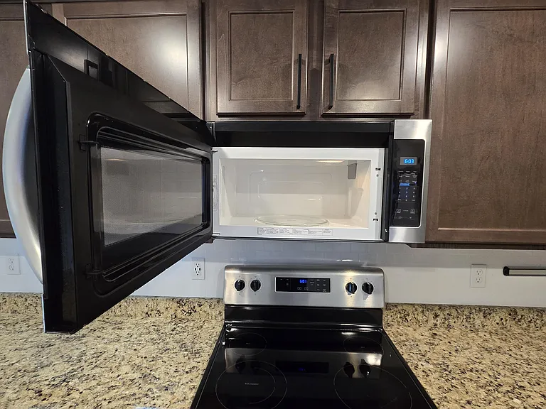 2198 SW Algiers St — Photo 32