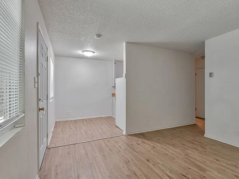 360 N Calaveras St #1 — Photo 7