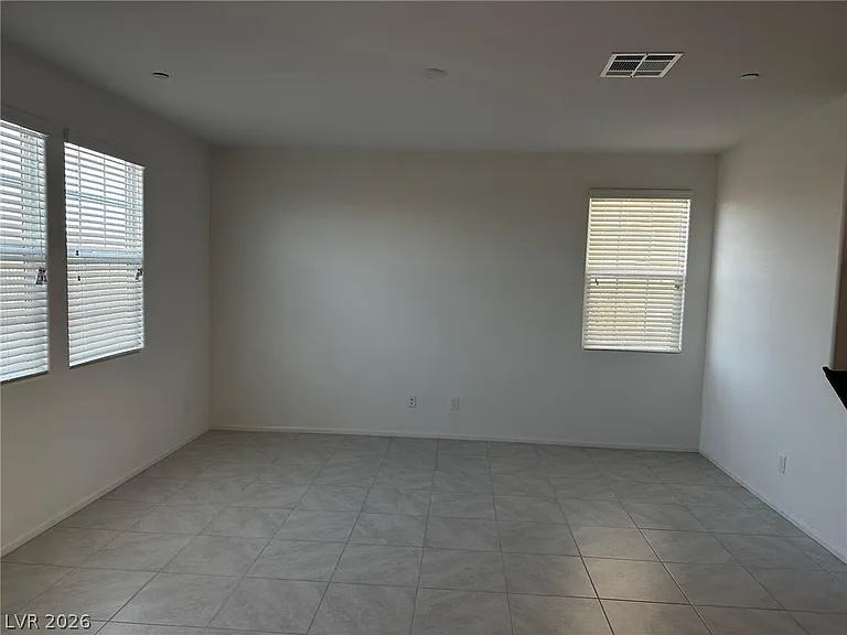 512 Ylang Pl — Photo 3