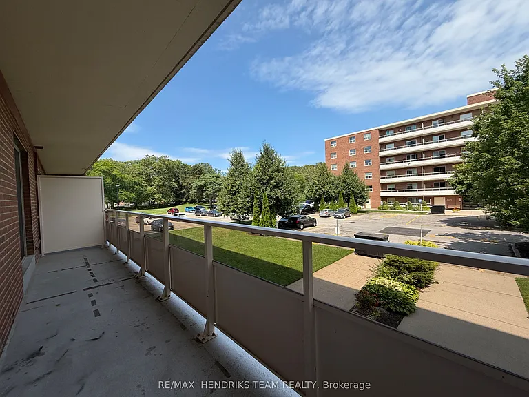 33 Leaside Dr #203 — Photo 11