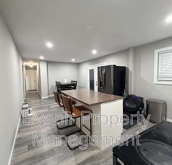 11884 Hamden Dr — Photo 10