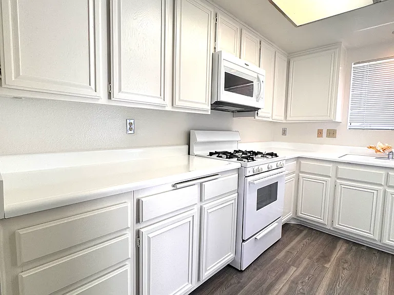 14468 Benefit St #5 — Photo 9
