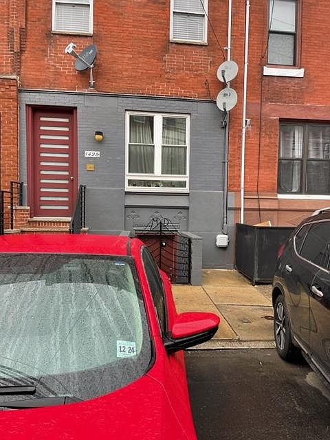 1st image of 1425 Jackson St Floor 2
