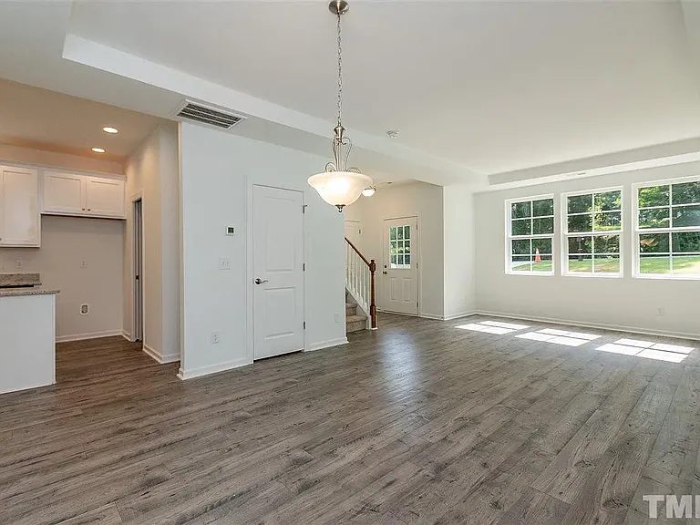 2526 Sumter — Photo 11