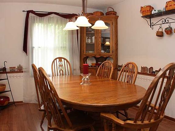 4th image of 26989 Oakmead Dr