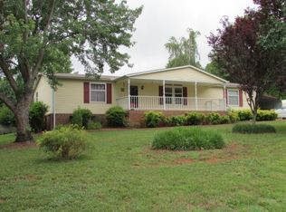 1020 Wolf Rock Rd, Walnut Cove, NC 27052