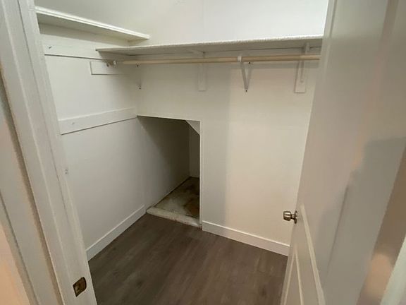 4th image of 2248 Jefferson Ave #6