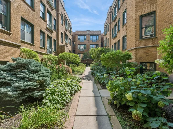 7025 N Sheridan Rd APT 3N, Chicago, IL 60626