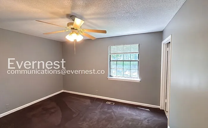 137 Jason Ct — Photo 8