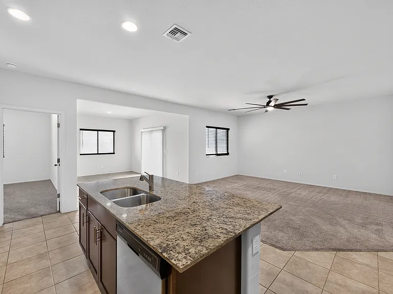 18465 N Lakeside Dr — Photo 8