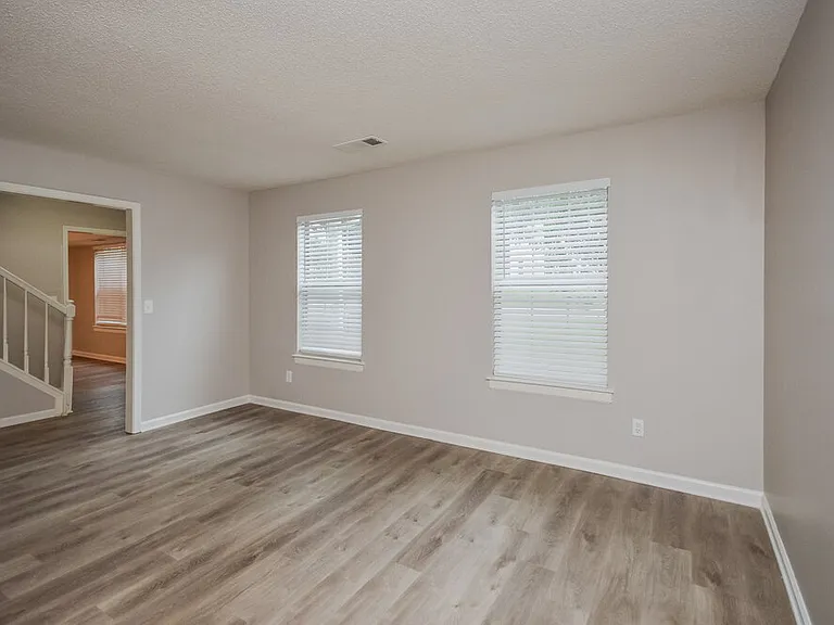 5490 Northcut Dr — Photo 13